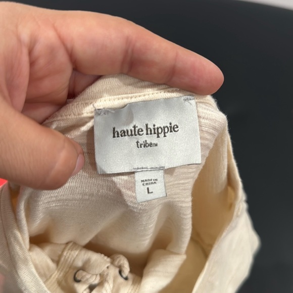 CUT OUT TEE - Picture 2 of 4